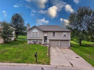 1101 SE Steeple Dr, Blue Springs, MO 64014