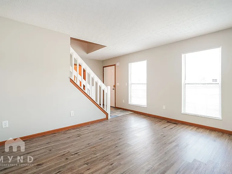 3992 Sandy Ridge Dr — Photo 6