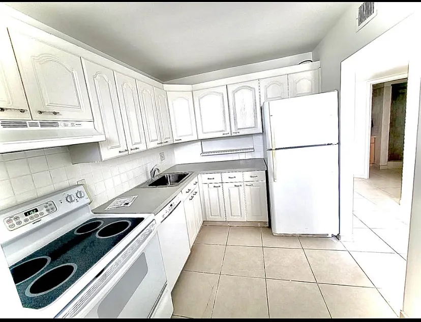 2 bed, 928 sqft, $2,030 — Photo 3