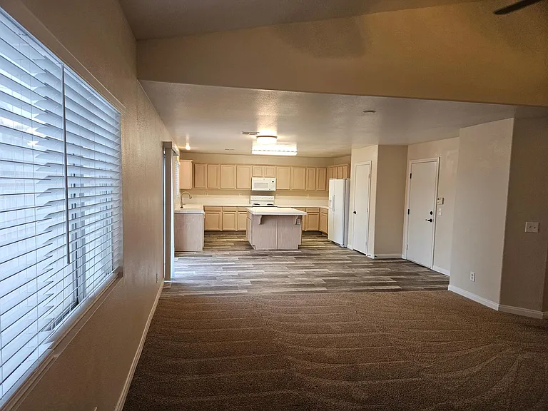 2418 Paradise Isle Ave — Photo 10