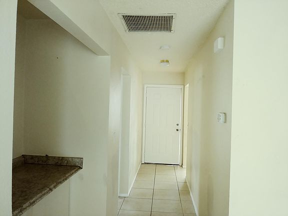 3rd image of 2402 Lantana Ave