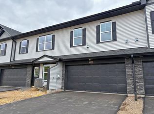 5335 Long Pointe Pass, Woodbury, MN 55129