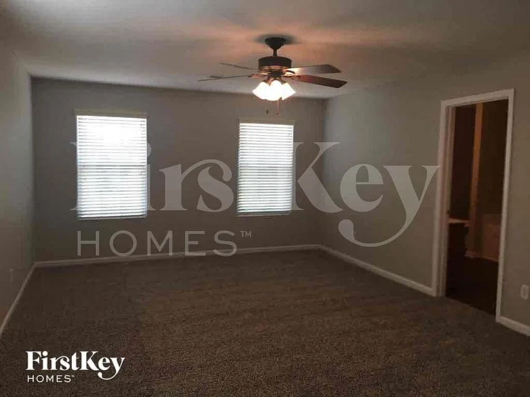 1777 Whatling St — Photo 7