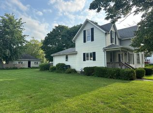 370 W Beaver St, Saint Anne, IL 60964