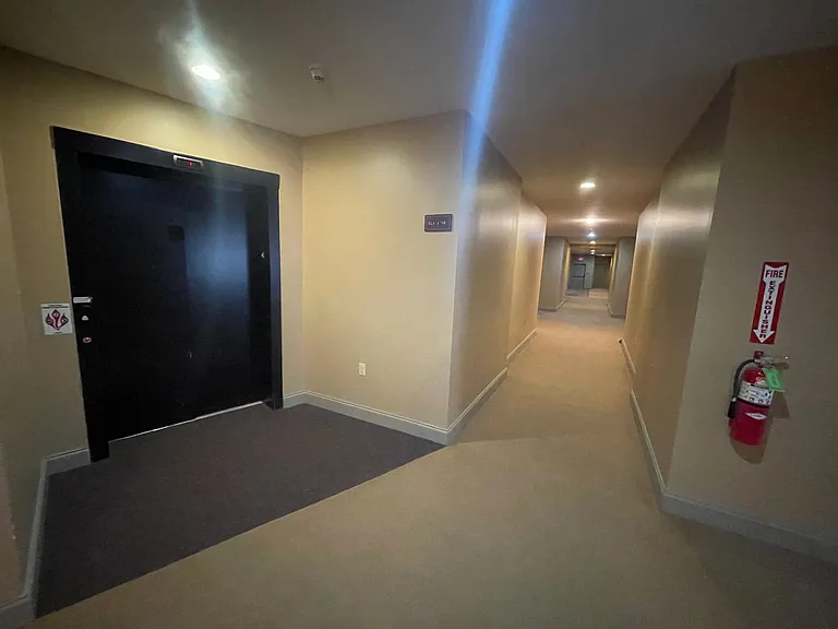 11 Fremont Street — Photo 10