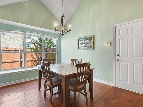 3rd image of 2032 Crowbridge Dr