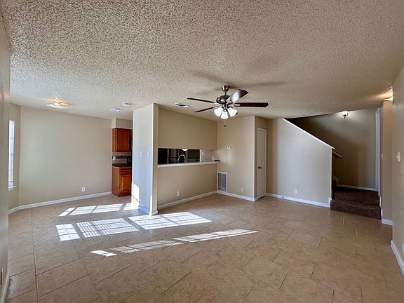 3rd image of 2010 Kirksey Dr #B