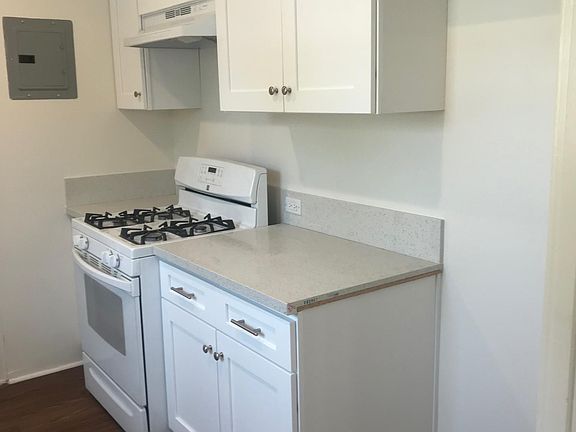 5th image of 215 W Maple St APT B