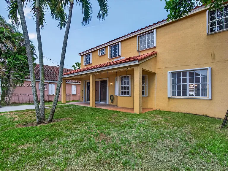 498 Cambridge Ln — Photo 38