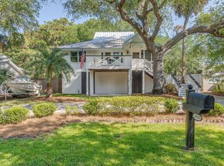 2911 Hartnett Blvd, Isle Of Palms, SC 29451