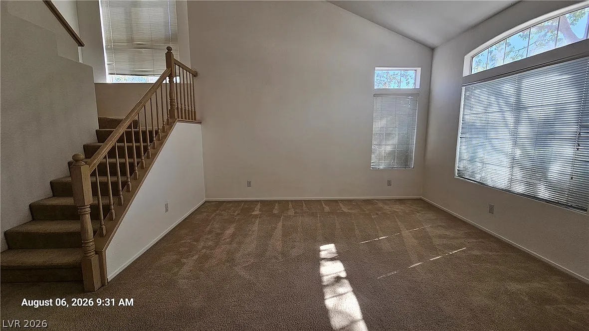 4 bed, 2.5 bath, 2522 sqft, $2,471 — Photo 3