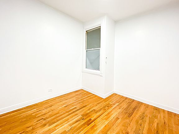 3rd image of 381 W 125th St APT 1A