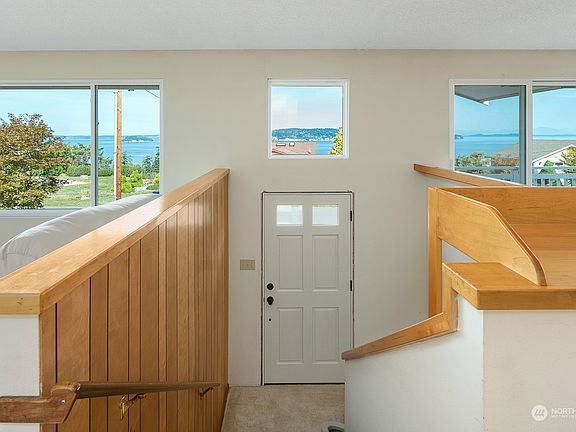 4th image of 827 Rocky Point Drive