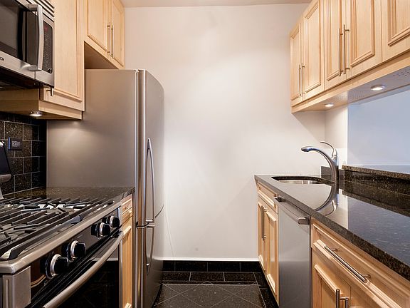 3rd image of 145 W 67th St APT 19F