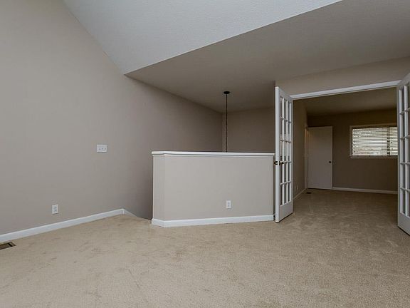 5th image of 506 Belle Pointe Ct