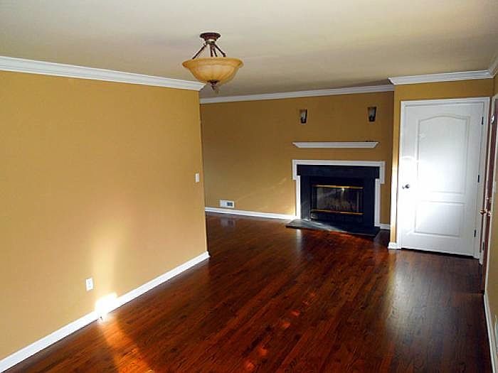 2nd image of 611 N Manetta Dr