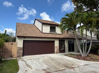111 Beaumont Ln, Palm Beach Gardens, FL 33410
