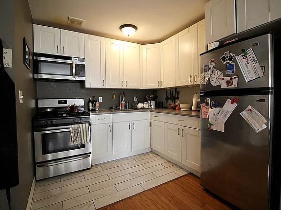 3rd image of 306A Evergreen Ave #4
