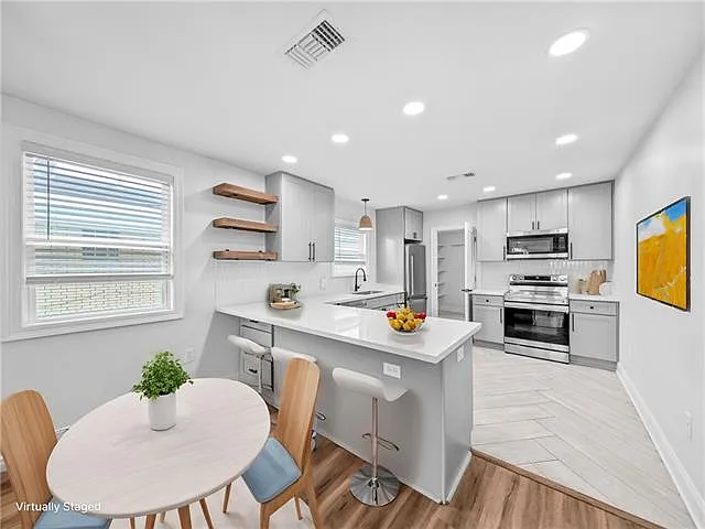 1227 Cook St — Photo 3