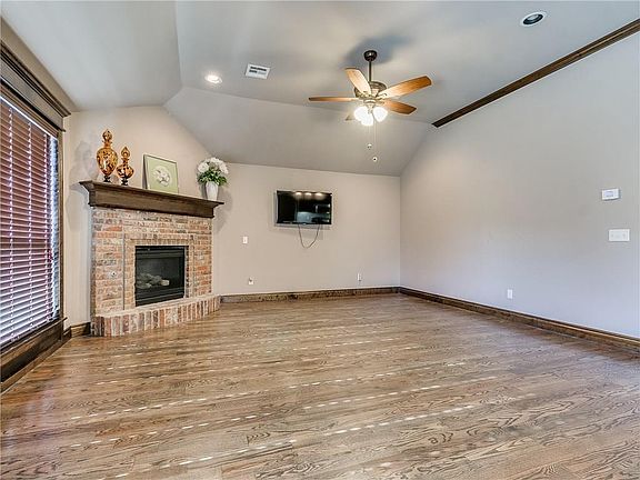 5th image of 17205 Avila Ln