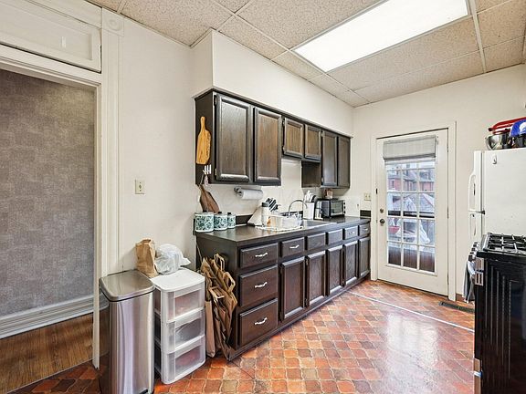 4th image of 758 Neil Ave