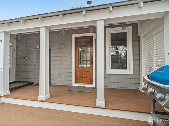 5th image of 386 Navesink Ave