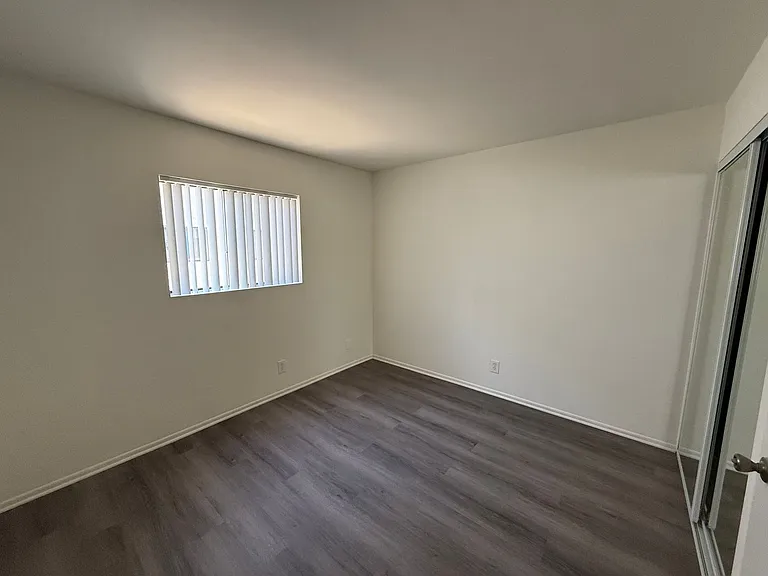 14543 Burbank Blvd — Photo 13