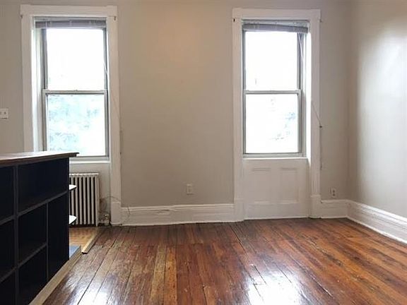 4th image of 176 Harrison Ave #2