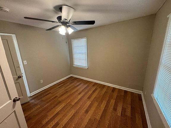 2nd image of 1073 Haywood Rd