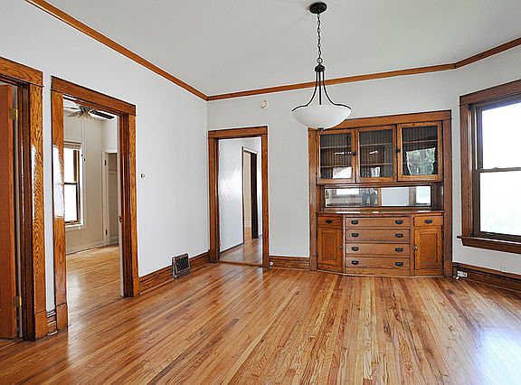4th image of 5714 W Dakin St #2