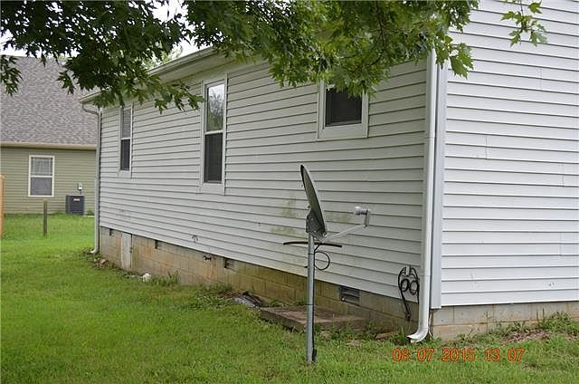 2nd image of 305 Needmore Ct