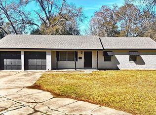 390 Bradford Dr, Beaumont, TX 77707