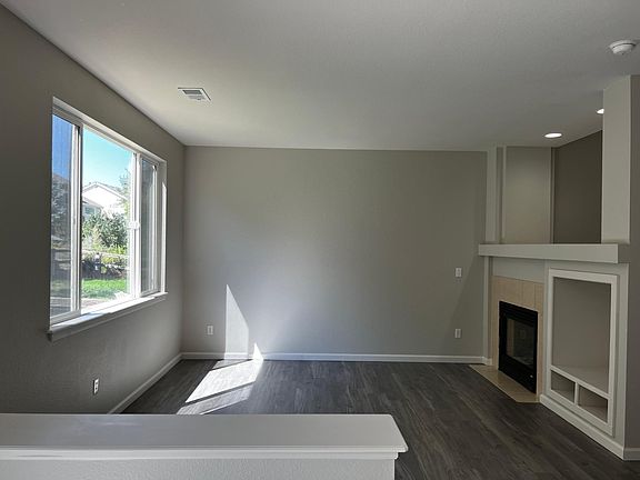 4th image of 1223 101st Avenue Ct
