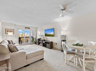 32 Center Ave APT 17, Atlantic Highlands, NJ 07716