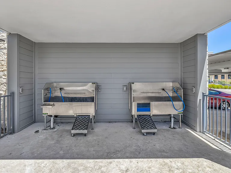 The Brick and Mortar District Apartments — Photo 15