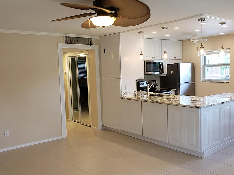 2455 NE 51st St #E-201 — Photo 28