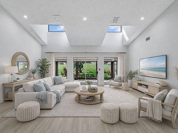 5th image of 4761 Fountains Drive S