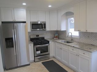 416 Maple Ave, Uniondale, NY 11553