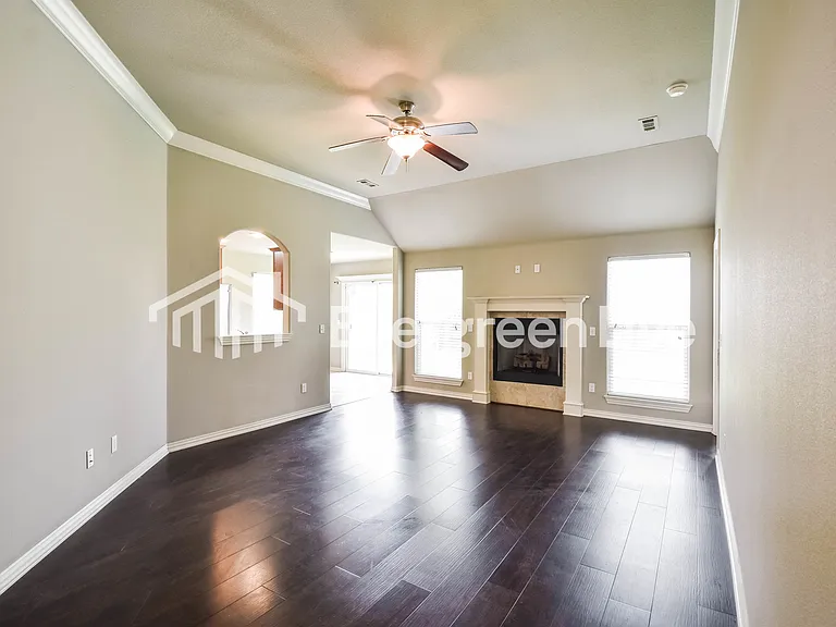 2100 N Wakefield St — Photo 3