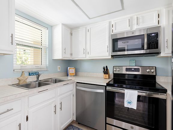 3rd image of 87 N Collier Blvd APT J18