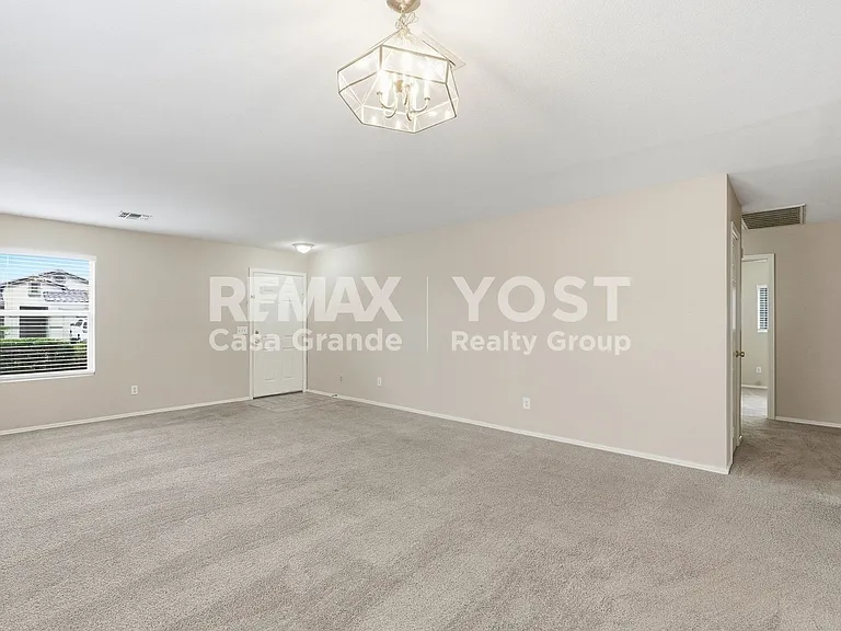 660 W Kingman Loop — Photo 3