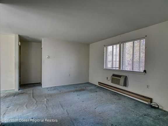 5th image of 7C Lexington Dr