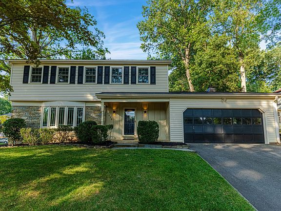 2nd image of 1018 Aponi Rd SE