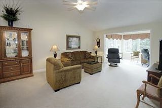 3rd image of 262 Potters Dr