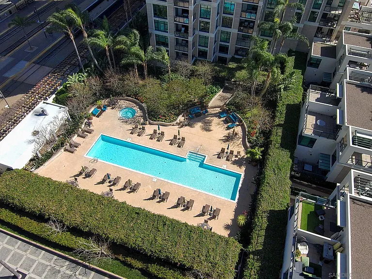1205 Pacific Hwy #2504 — Photo 35