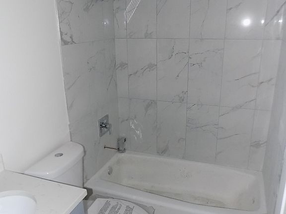 5th image of 2344 W Grand Ave #2S