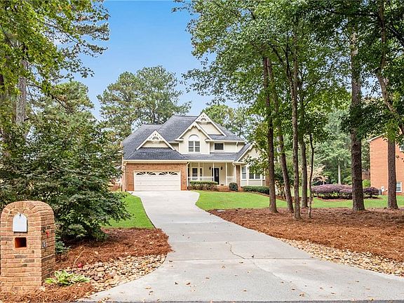4th image of 241 Three Oaks Dr
