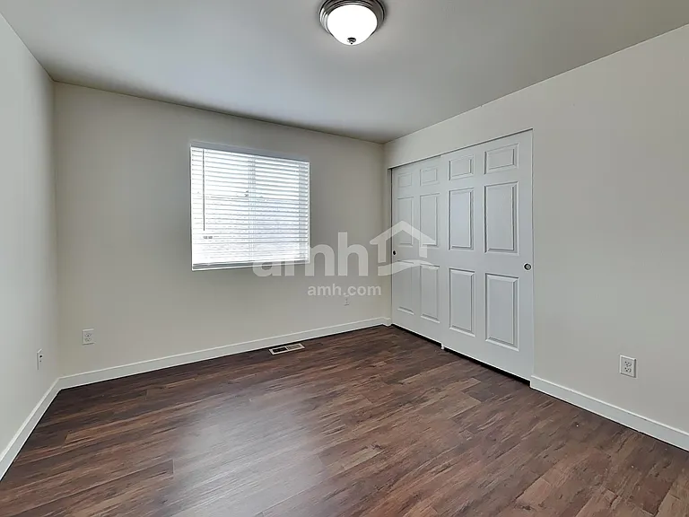 16627 Greenleaf Ave SE — Photo 15
