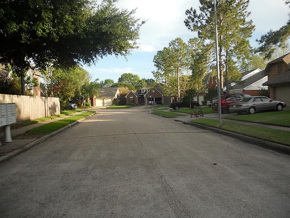 1st image of 1115 Peachford Ln