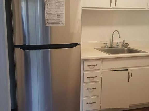 4th image of 565 S Norfolk St #1